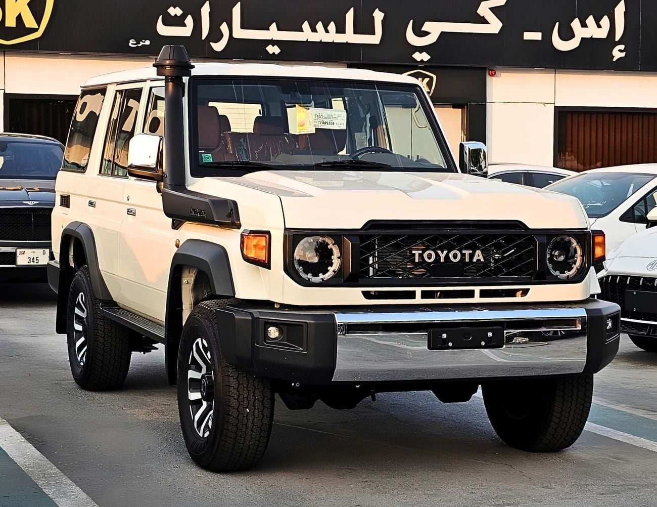 Toyota Land Cruiser 70 LC76 LX HARDTOP 5DOOR || 4.0L PETOL A/T 4WD | RADAR | DIFF-LOCK | FULL OPTION (CODE # 76PAFRE)