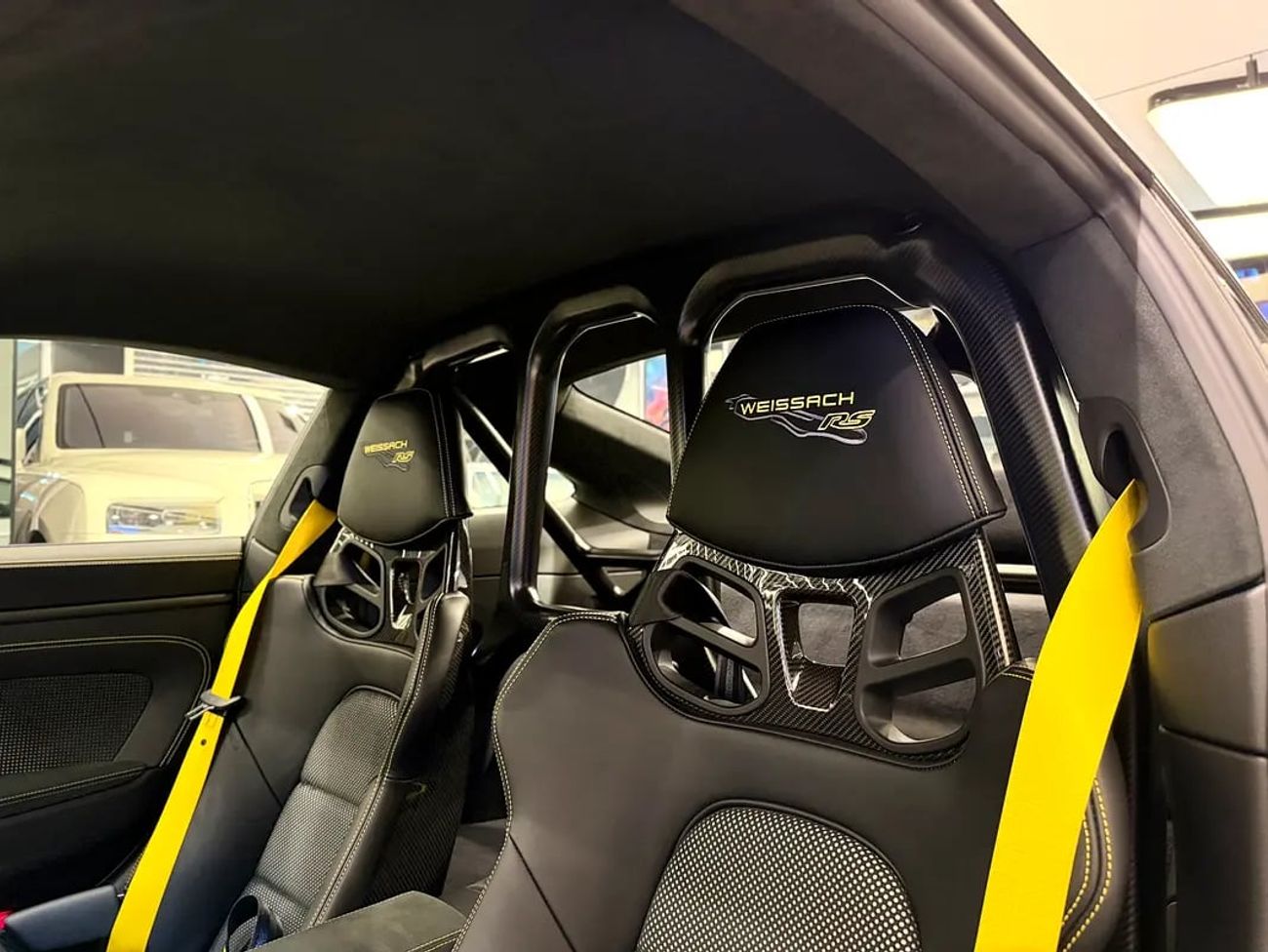 Porsche 911 GT3RS (992) Weissach Package brand