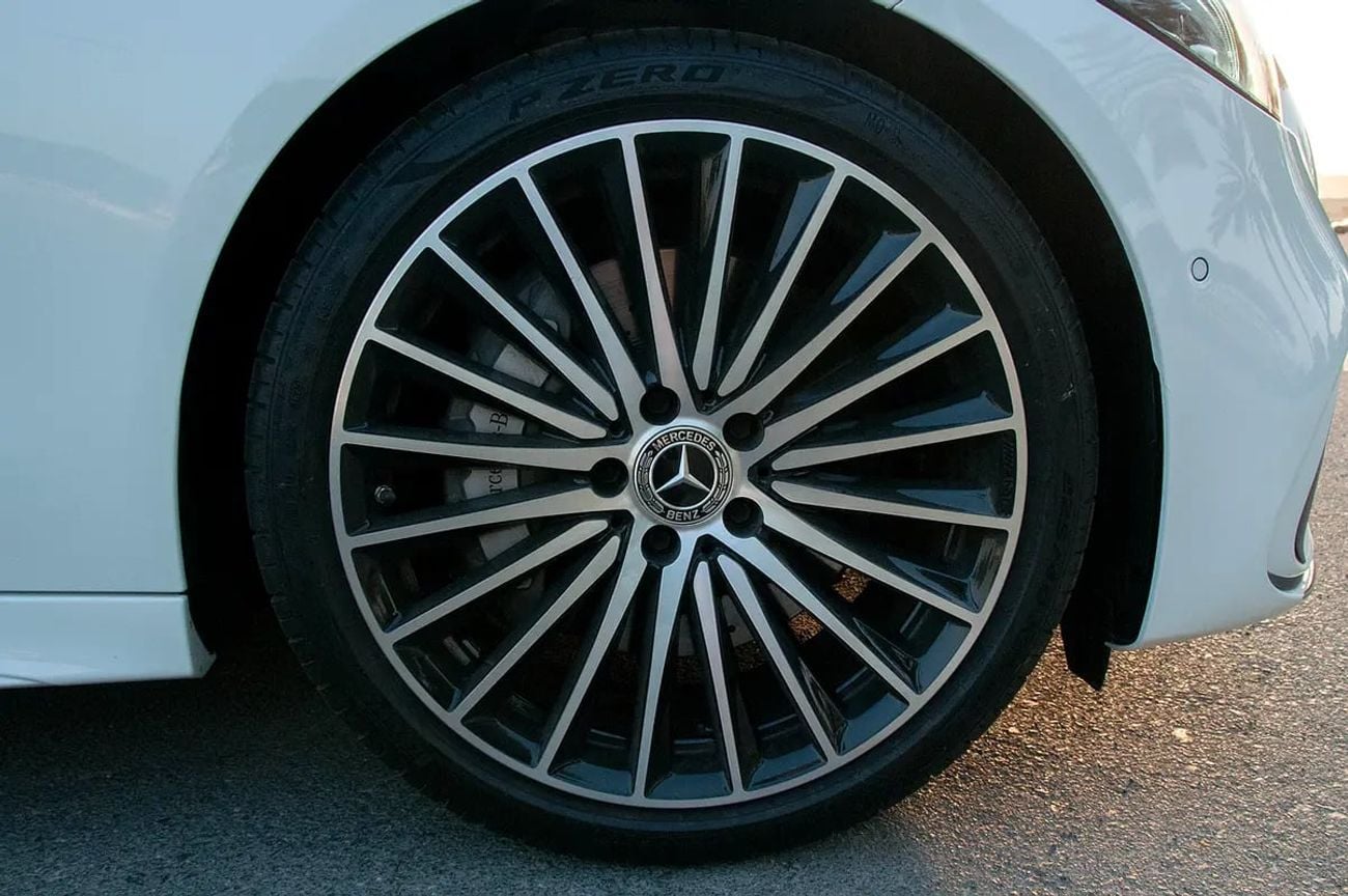 Mercedes Benz C200 C200 Premium Advanced | GCC Specs | Garagash Warranty And Service Contract 105000Kms