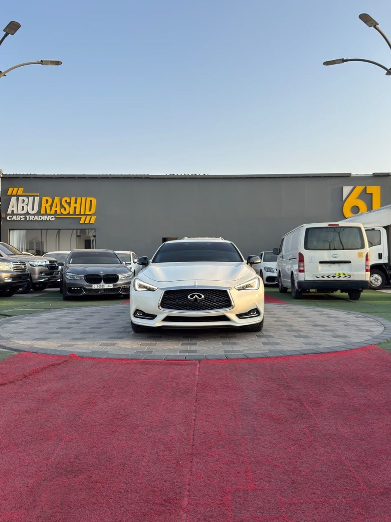 Infiniti Q60 LUXE