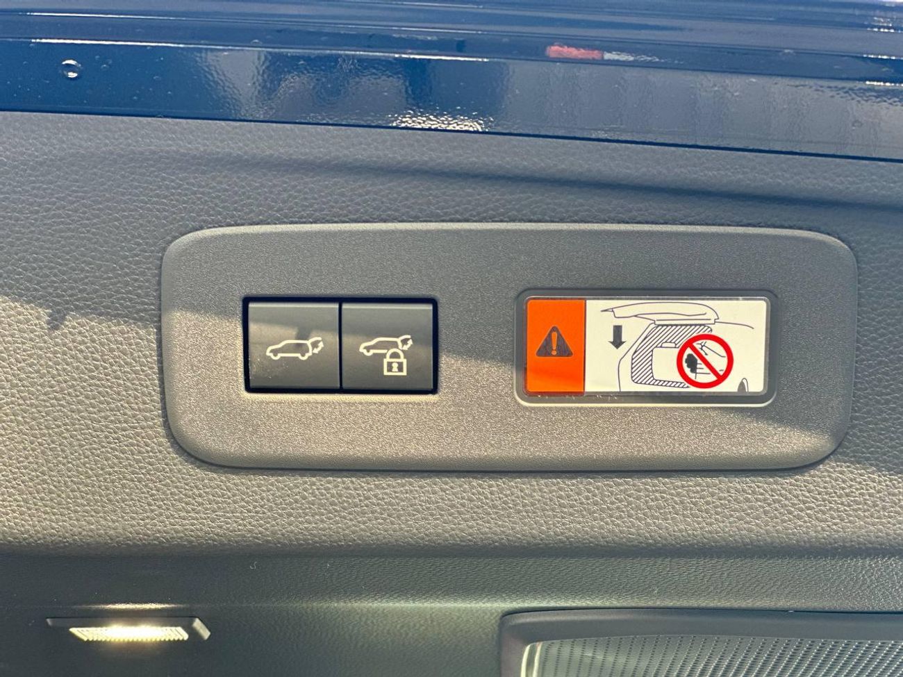 Toyota Prado VXR Toyota Prado 2.4L PTR A/T // 2027 // Mid Option with RADAR