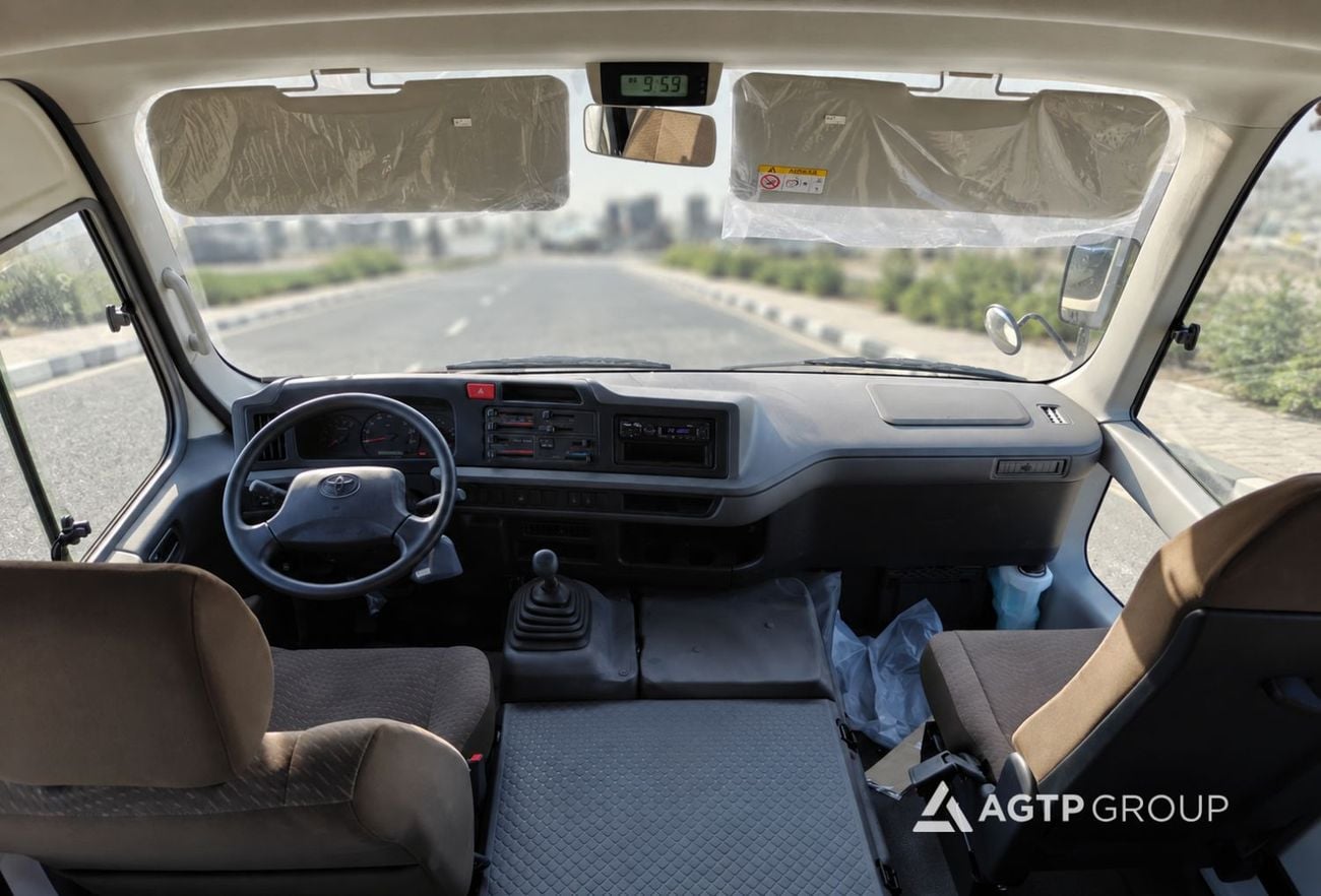 تويوتا كوستر 4.2L 23 SEATER ديزل | 2026 | كاملة المواصفات | ناقل حركة يدوي | مواصفات خليجية