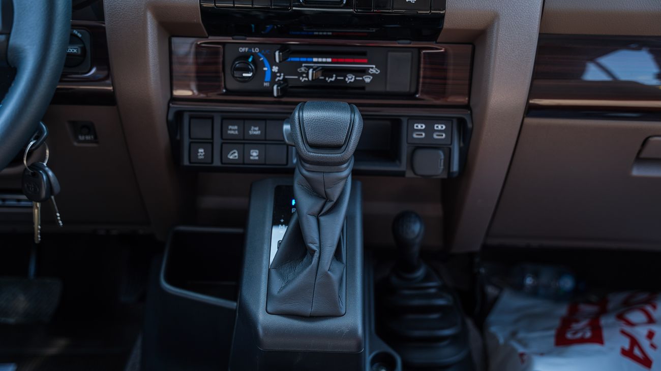 Toyota Land Cruiser 70