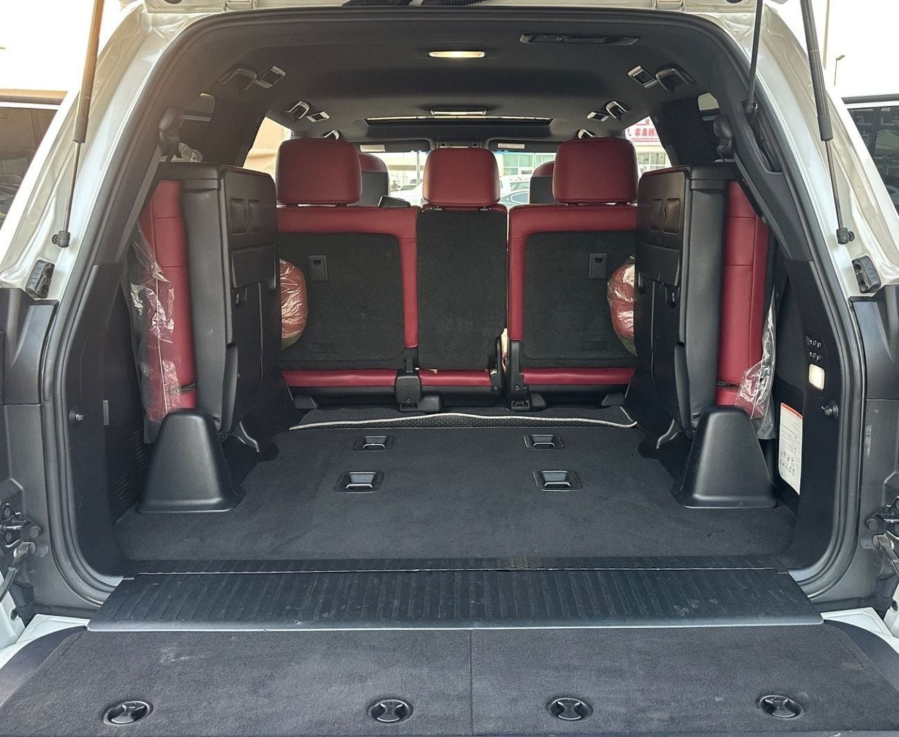 Lexus LX570 SIGNATURE