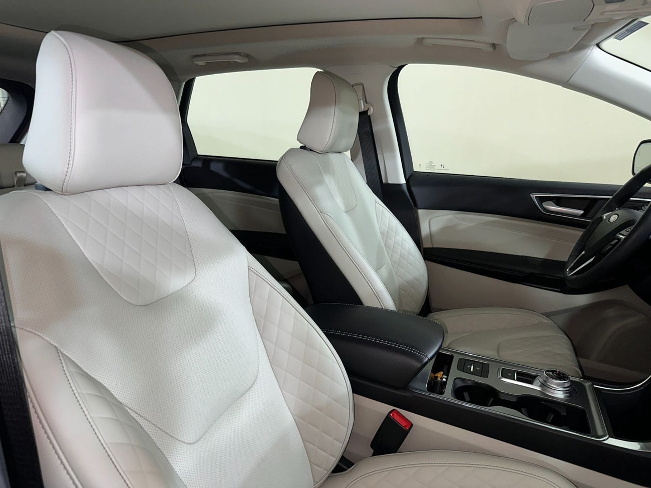 Ford Edge TITANIUM STN323/AL TAYER MOTORS/ AL QOUZ SHOWROOM
