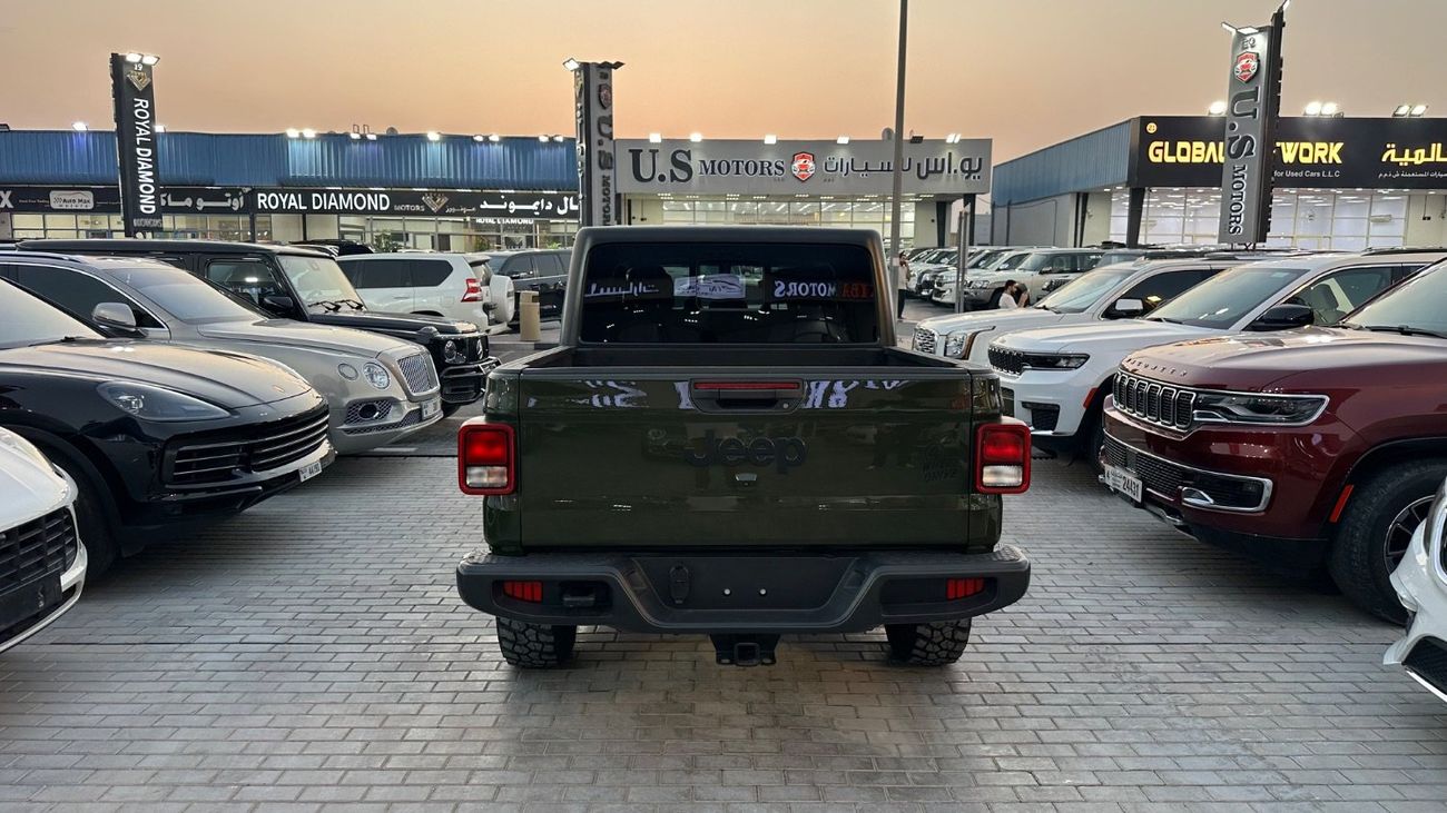 جيب جلادياتور Manual transmission | USA Specs