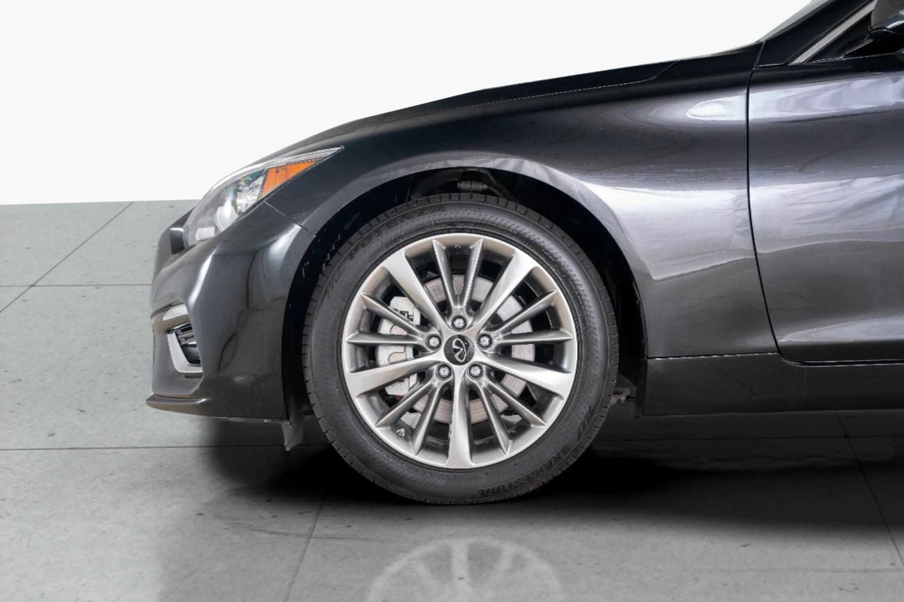 Infiniti Q50 LUXE 3.0