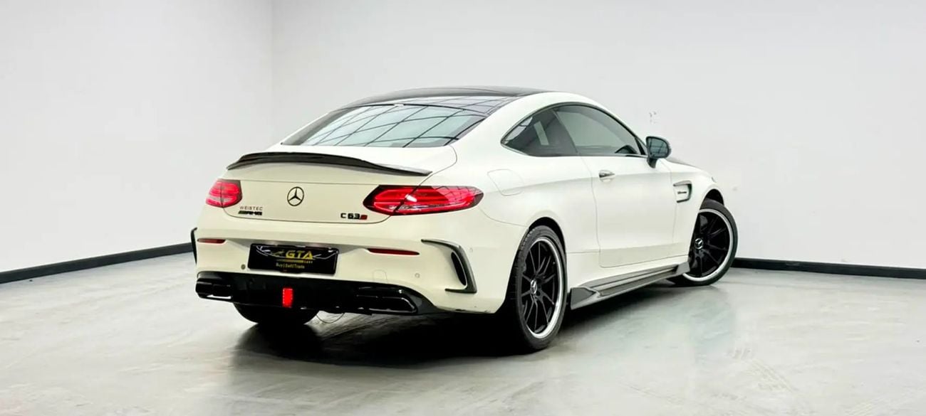مرسيدس بنز C 63 AMG C63 S AMG, Warranty, Carbon Fiber Package, Very Low Km, Excellent Condition