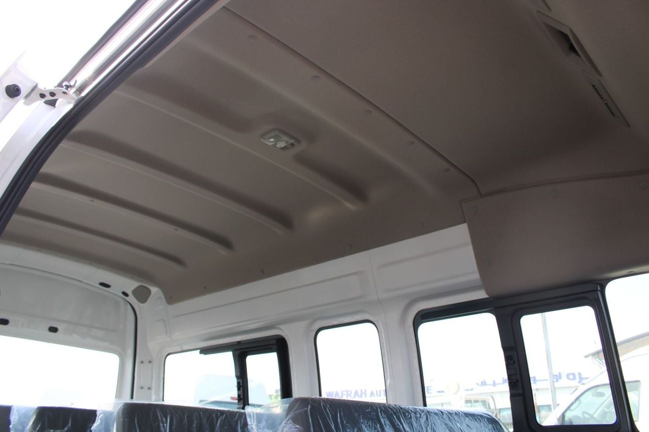 Nissan Urvan