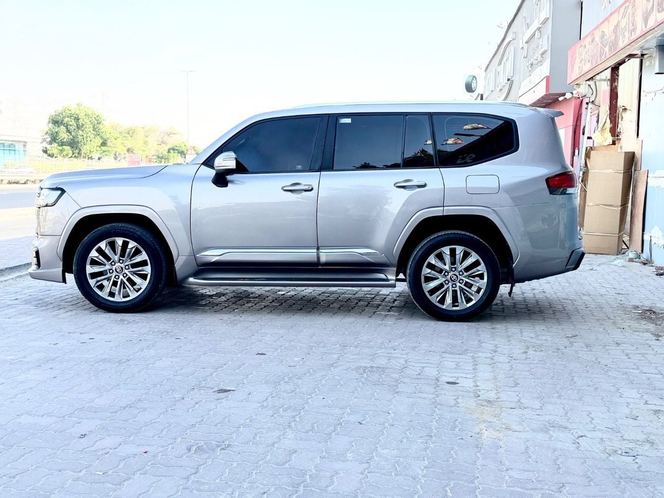 Toyota Land Cruiser GXR Toyota Land Cruiser 2022 model Full Option Top Of The Range