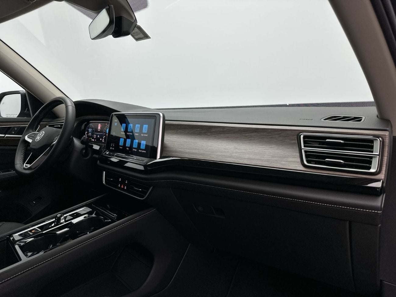 فولكس واجن تيرامونت COMFORTLINE Teramont 2.0L (Facelift 2) | Next-Gen Infotainment & Family Luxury | 34,100 AED SAVINGS