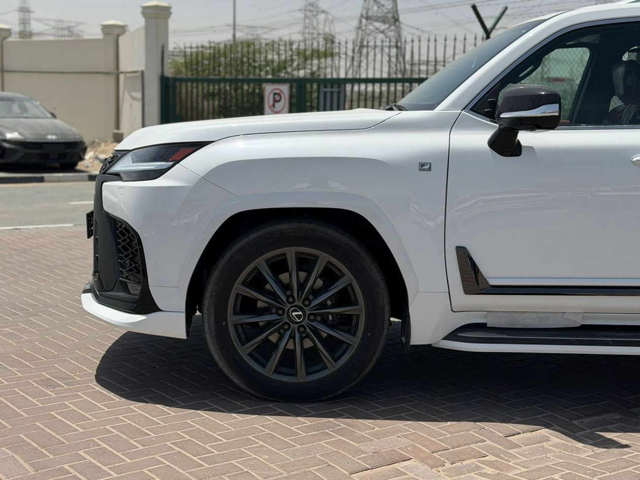 لكزس LX 600 SIGNATURE LEXUS LX600 3.5L twin turbo Model 2026