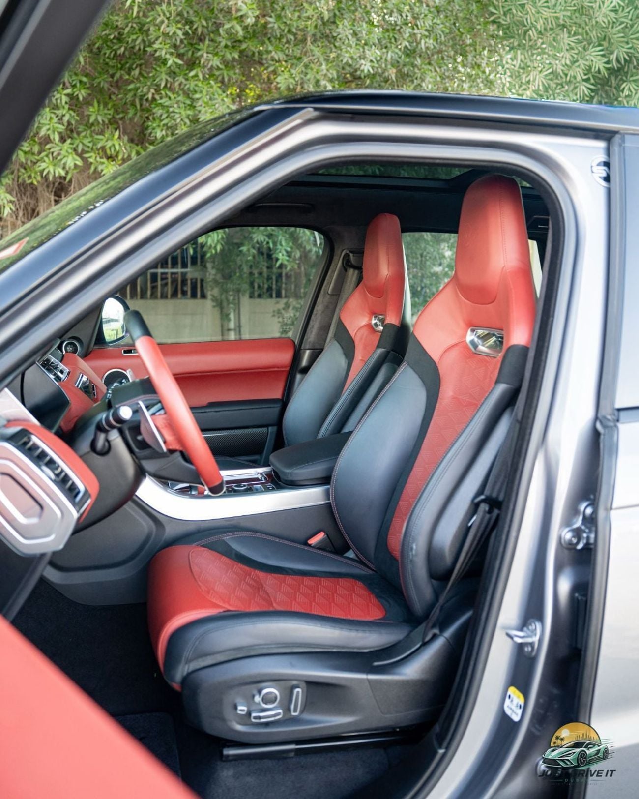 Land Rover Range Rover Sport SVR