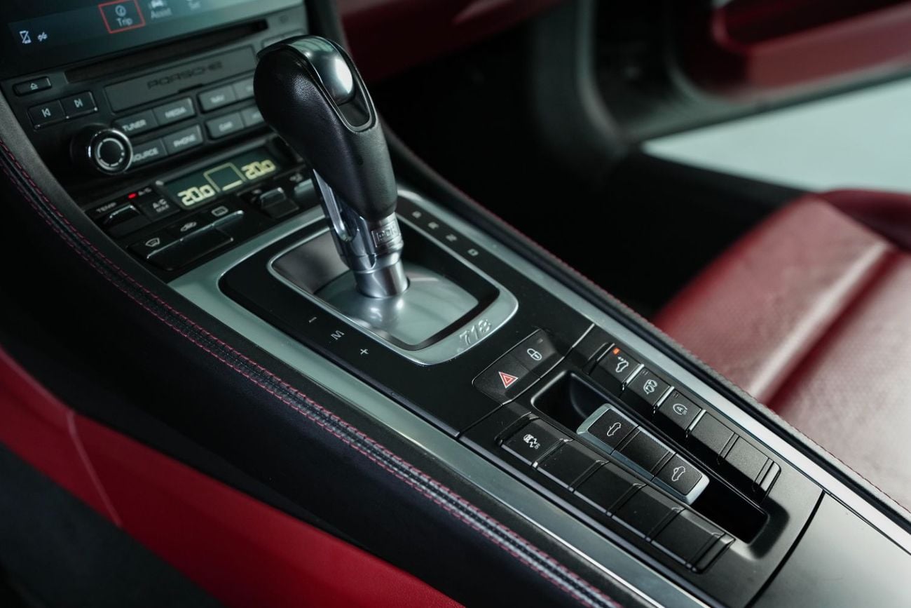 Porsche 718 Boxster S GCC-Low Mileage-Excellent Condition-High Specification Edition