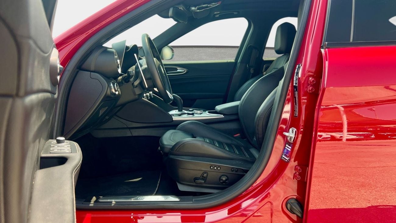 Alfa Romeo Giulia VELOCE | 2022 | Special Offer | 18-30 Sep | Gargash Warranty & Service | Free insurance | Finance from 0.9