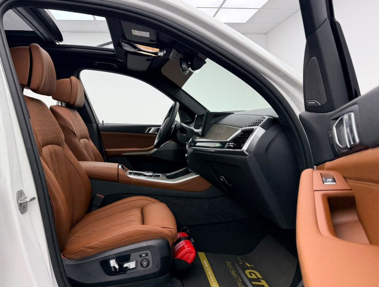 بي أم دبليو X5 XDRIVE40i M SPORT PRO بي إم دبليو X5 xDrive40i M-Sport PRO موديل 2026، ضمان بي إم دبليو + باقة خدمة 2031، سجل صيانة كامل م