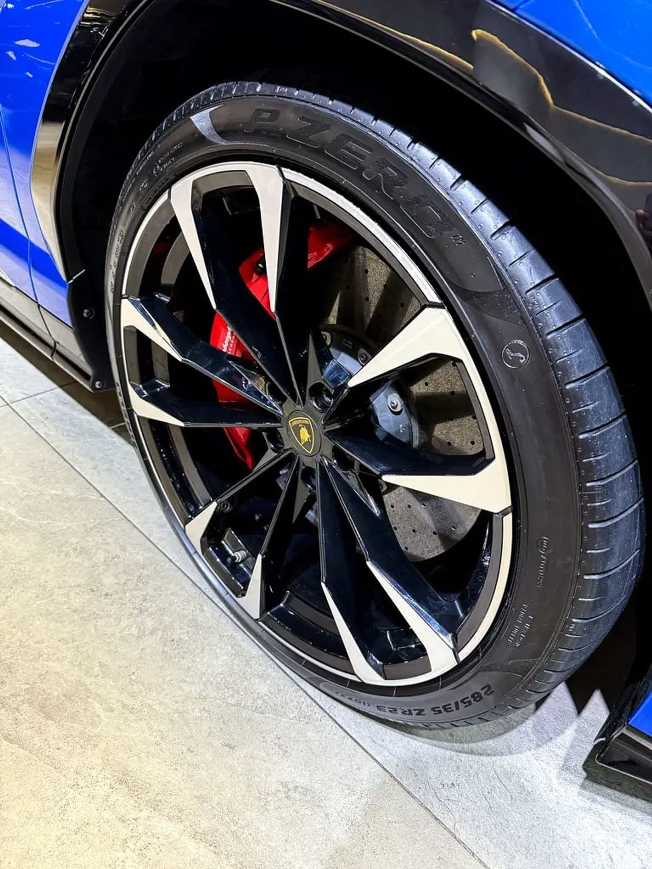 لامبورغيني اوروس ستاندارد ( GCC / STILL UNDER WARRANTY )
