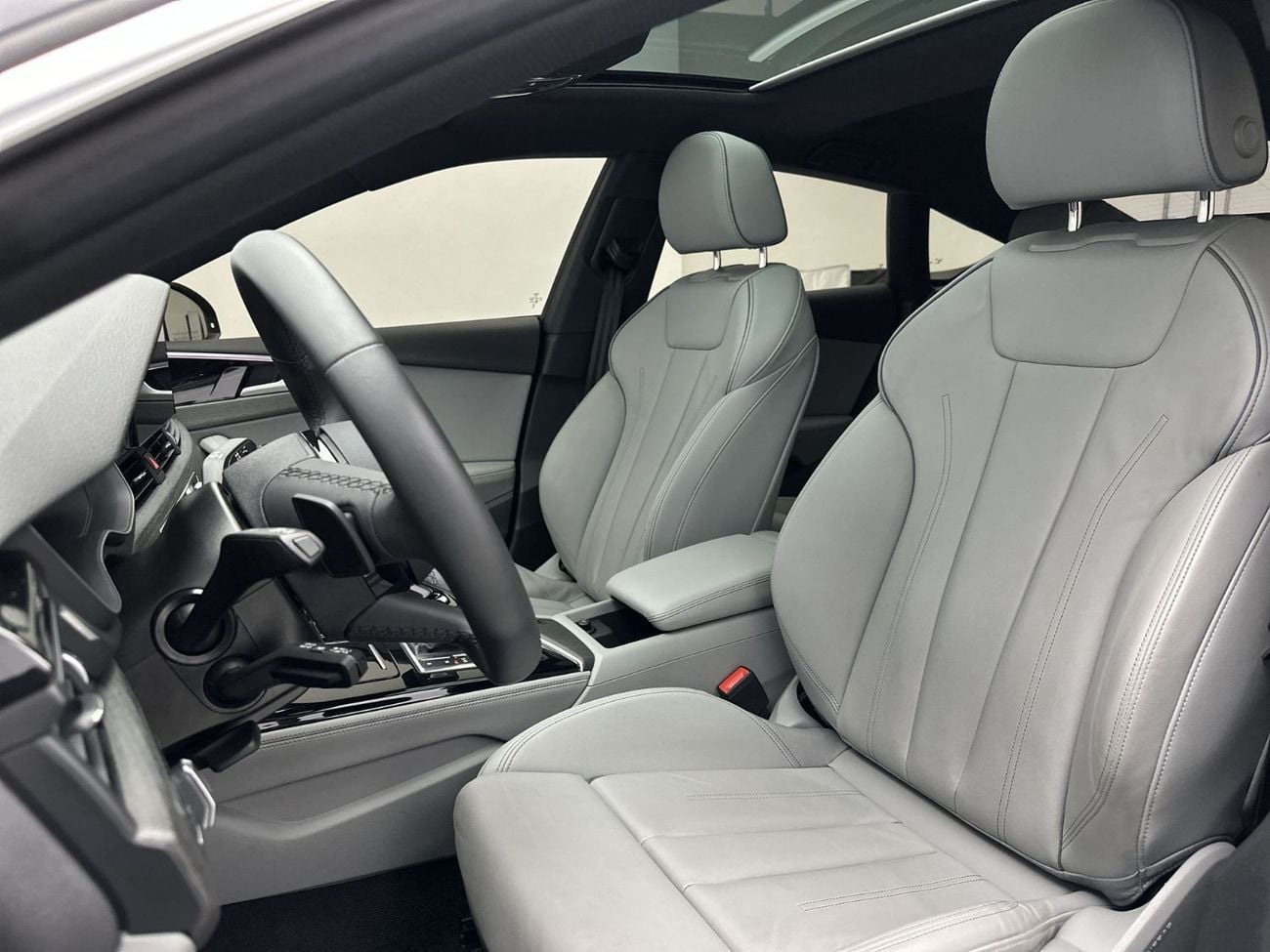 أودي A5 40 TFSI ADVANCED SPORTBACK (Ref# 060344)