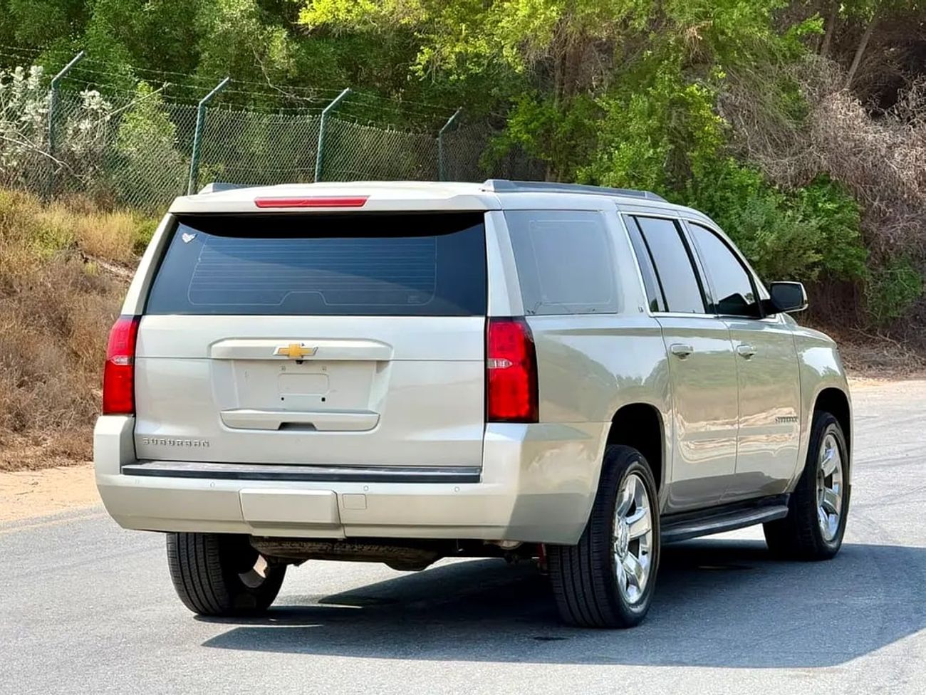 Chevrolet Suburban LT GCC Specs سوبر بان بحالة ممتازة جدا خليجي