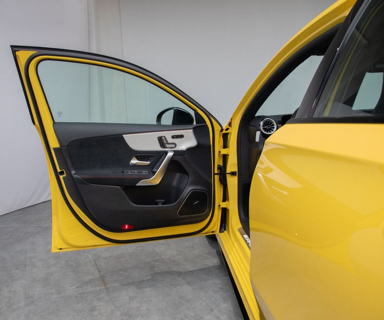 مرسيدس بنز A 35 AMG 4MATIC