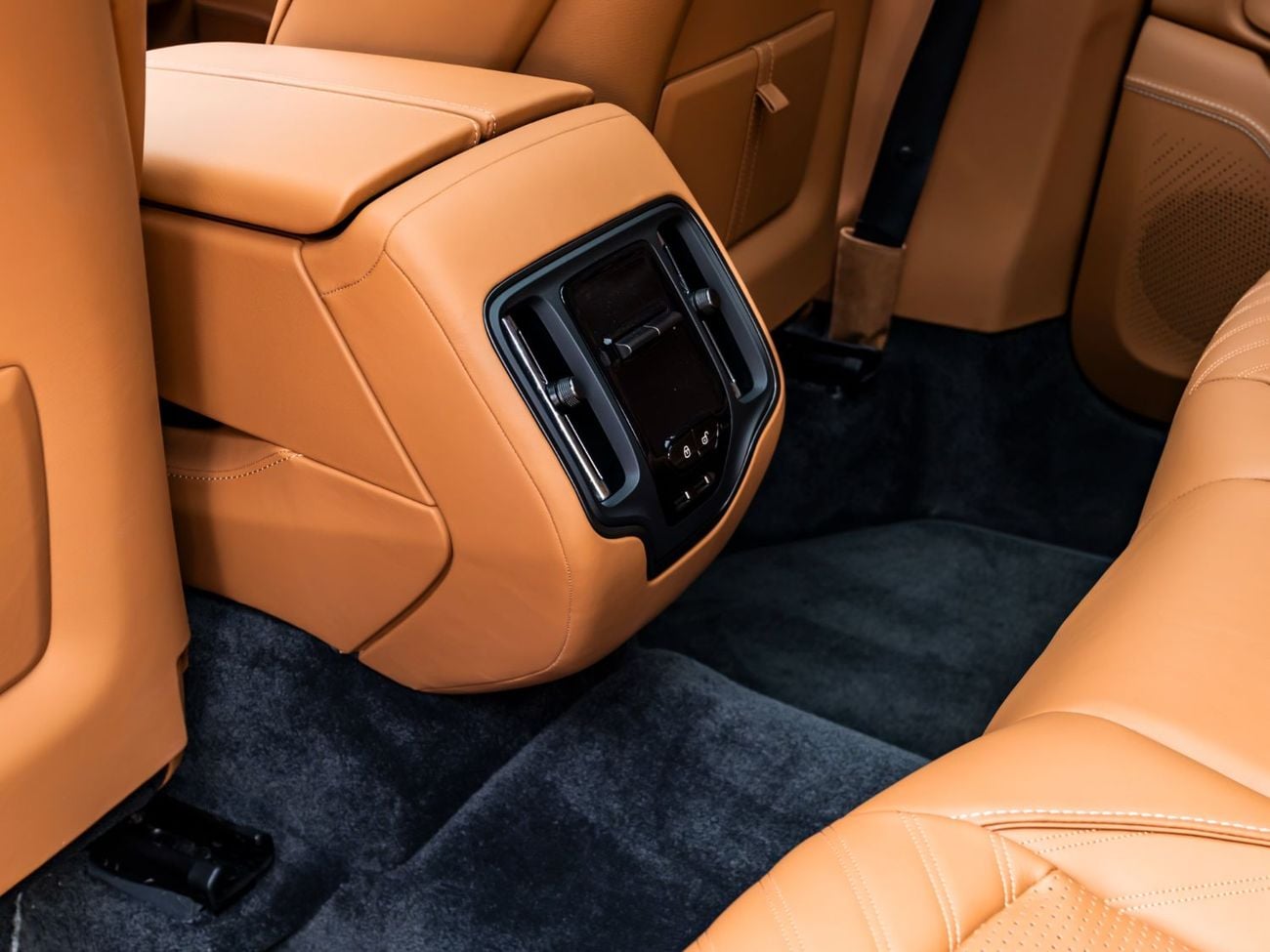 Aston Martin Dbx707 STANDARD BACK TO DUBAI | BACK IN MOTION | 2025 Aston Martin DBX 707, Aston Martin Warranty + Service Contract