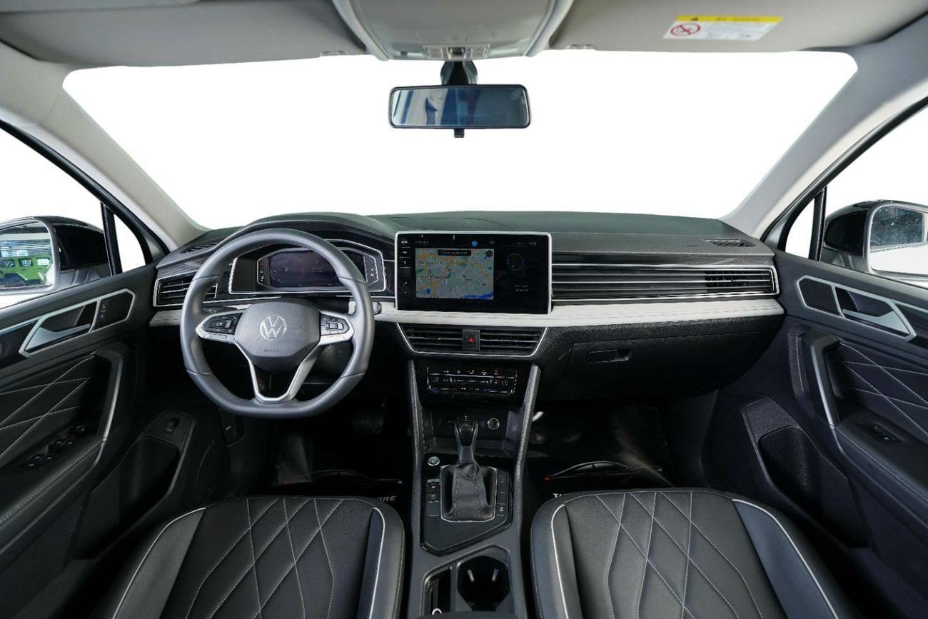 Volkswagen Tiguan ELEGANCE 300 TSI Long Wheelbase-Low Mileage-Like New-Low Fuel Consumption-Comfort