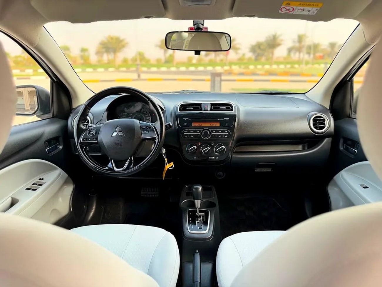 Mitsubishi Attrage GLX MID