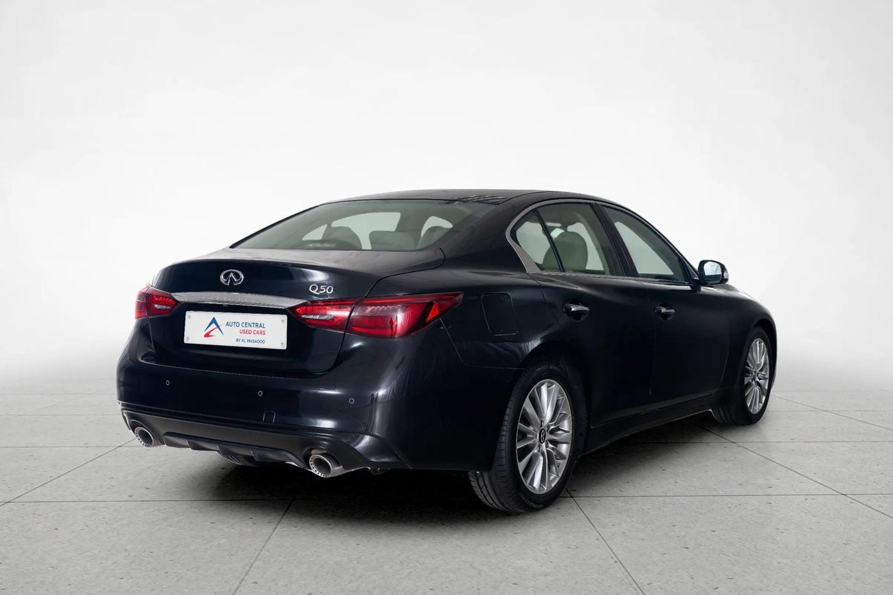 Infiniti Q50 LUXE 3.0