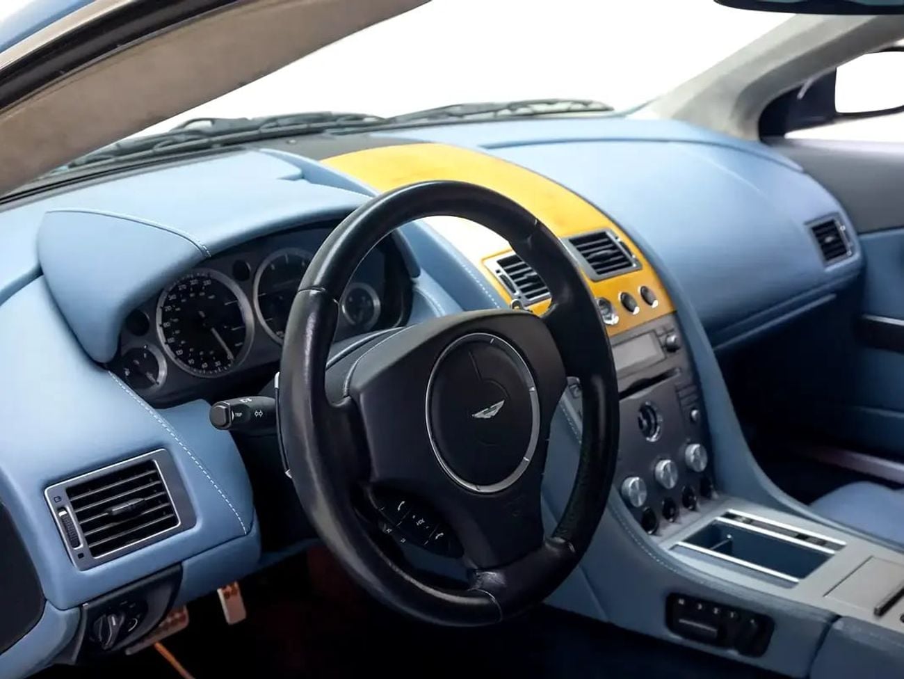 Aston Martin DB9 STANDARD GCC Spec | Pristine Condition