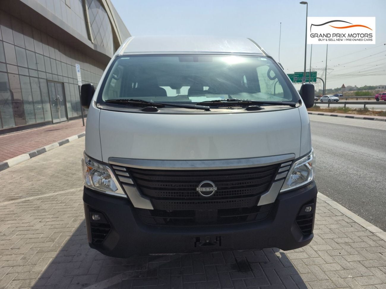Nissan Urvan STANDARD 13 Seater