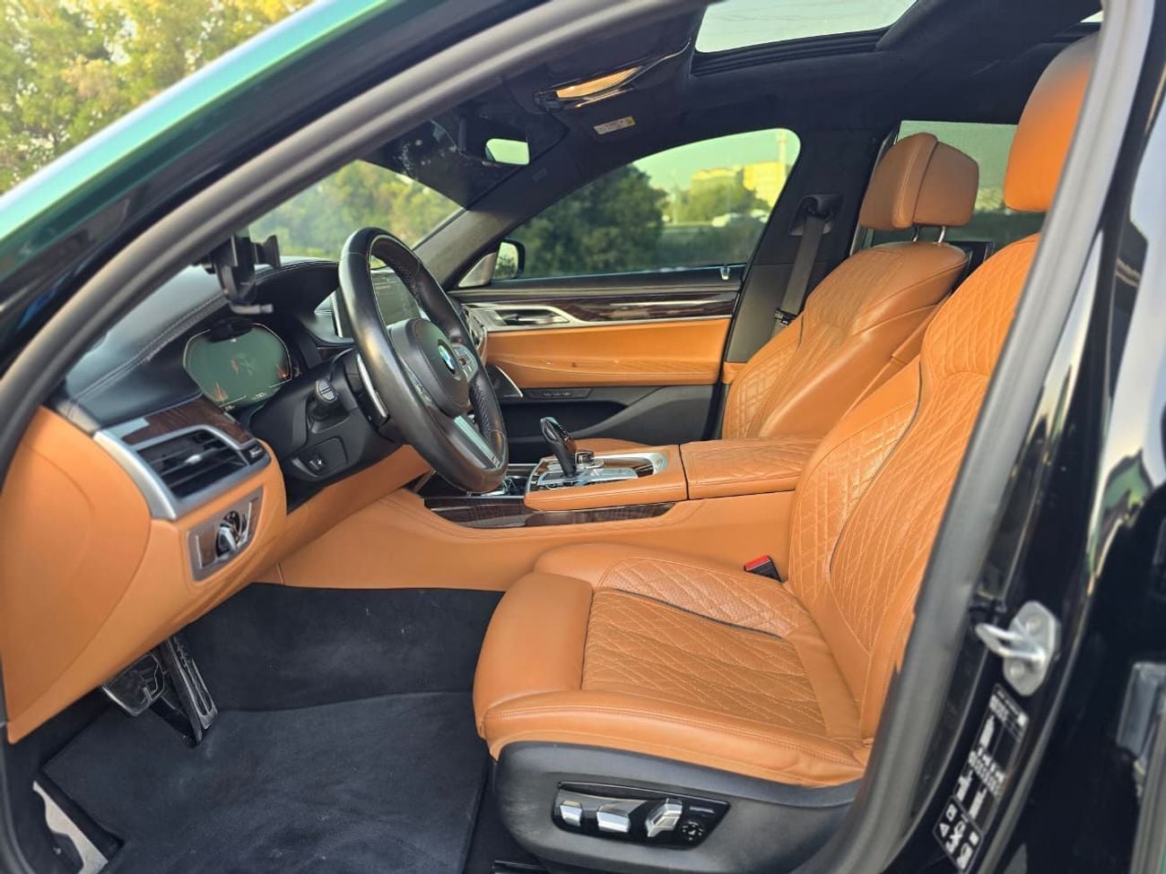 BMW 750Li XDRIVE M SPORT xDrive 4.4L (530 HP) BMW 750LI 2020 GCC V8 // FSH // SERVICE CONTRAC TILL 2027 // FUL