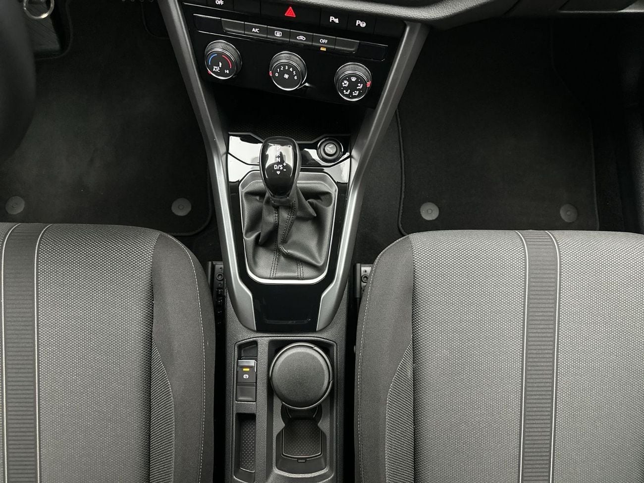 Volkswagen T-ROC LIFE T-Roc Life 1.4L| Digital Cockpit | Touchscreen | Apple CarPlay | Android Auto | Cruise Control | Pre