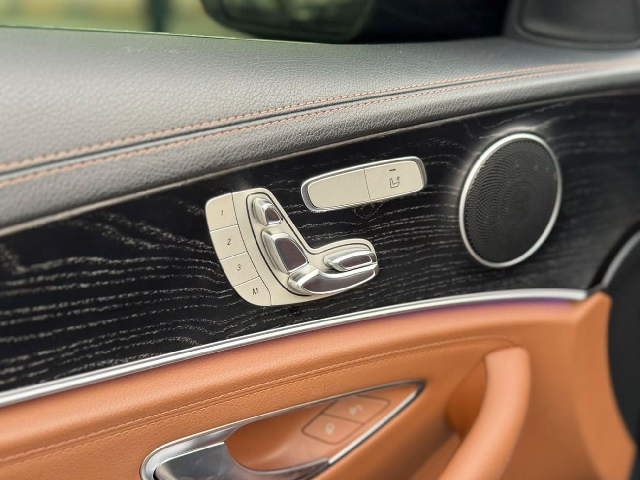 مرسيدس بنز E300 AMG