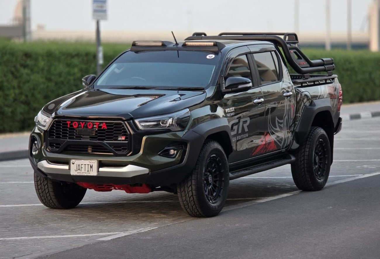 تويوتا هيلوكس GR Body Kit Installed - 2.8 - Diesel - 4WD - AT