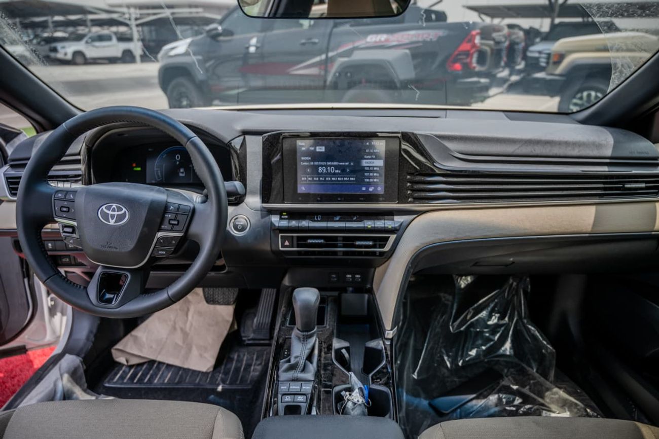 Toyota Camry E HEV 2.5L Automatic 2025