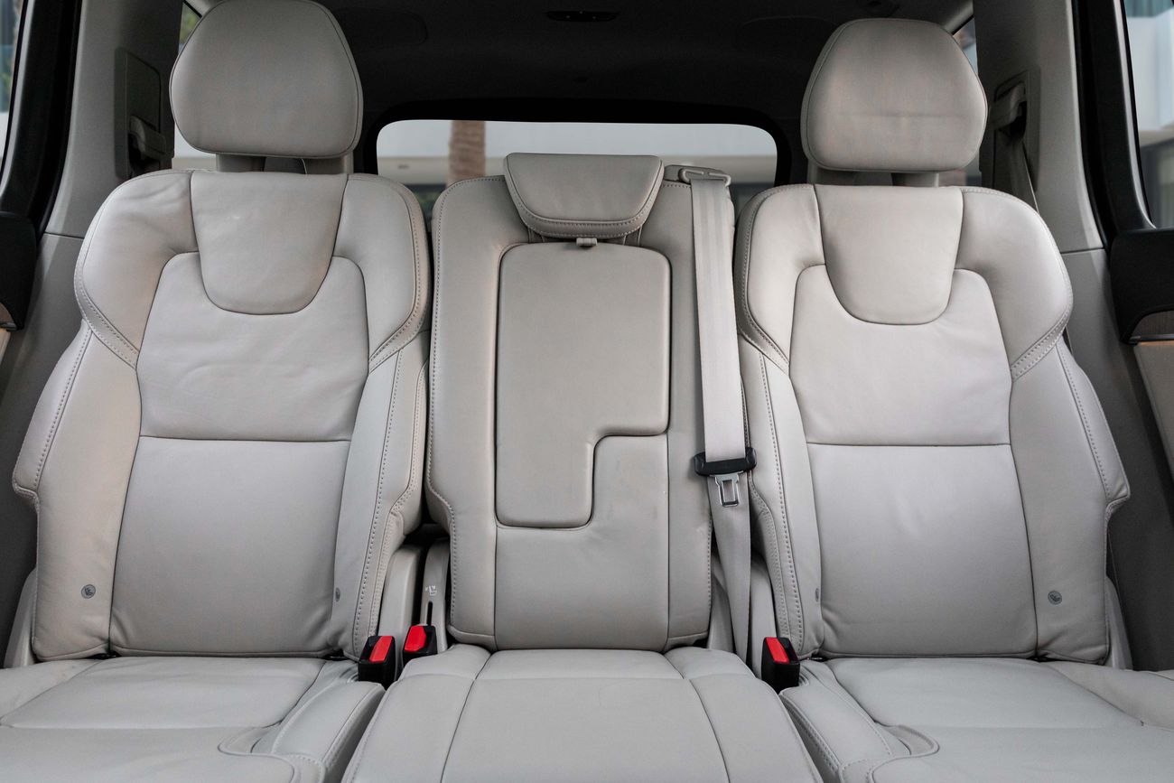 Volvo XC90 B6 INCRIPTION XC90 B6 R-DESIGN | 2,742 P.M | 0% Downpayment | FULL OPTION | Excellent Condition!