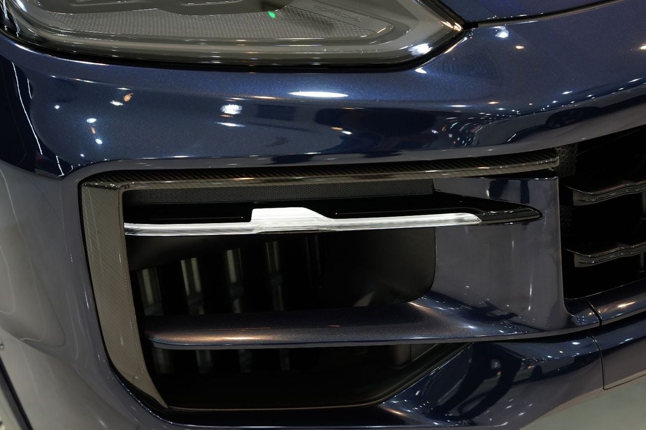 Porsche Cayenne GTS Coupe, Carbon Design Pack, Passenger Display, Burmester Audio, Dealer Warr!
