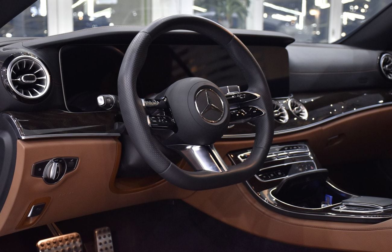 مرسيدس بنز E200 AMG عرض ممتاز لسيارة مرسيدس بنز E200 (موديل 2023) باللون الأسود بمواصفات خليجية