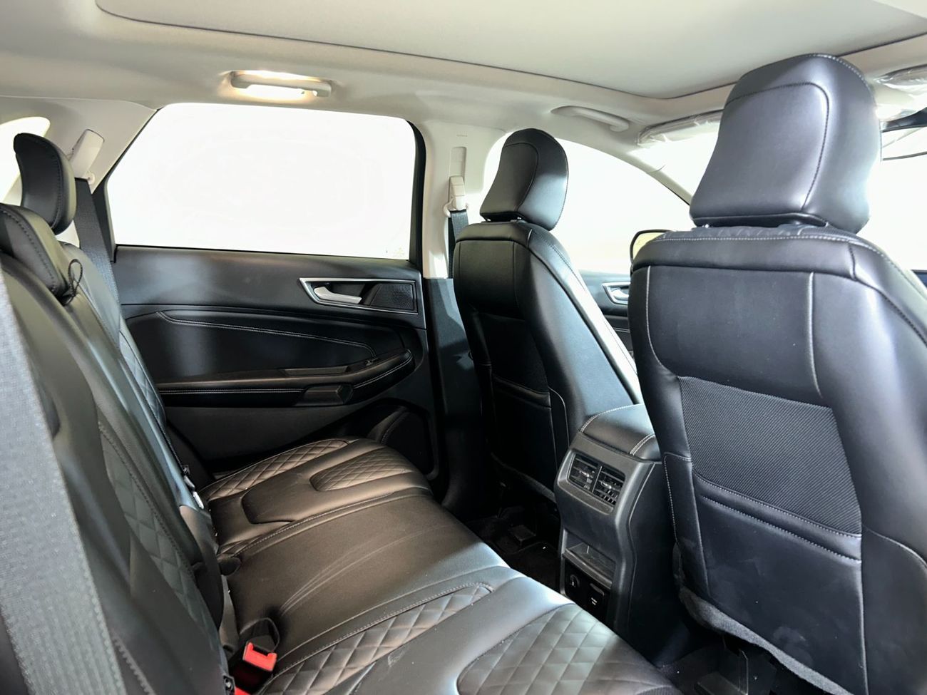 Ford Edge TITANIUM STN323 /AL TAYER MOTORS AL QOUZ SHOWROOM
