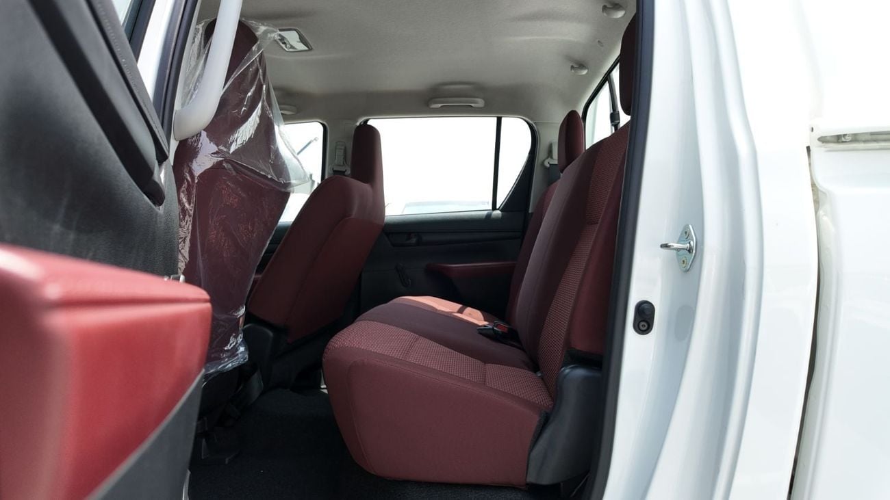 Toyota Hilux DLX 2.4L diesel 4WD 2026