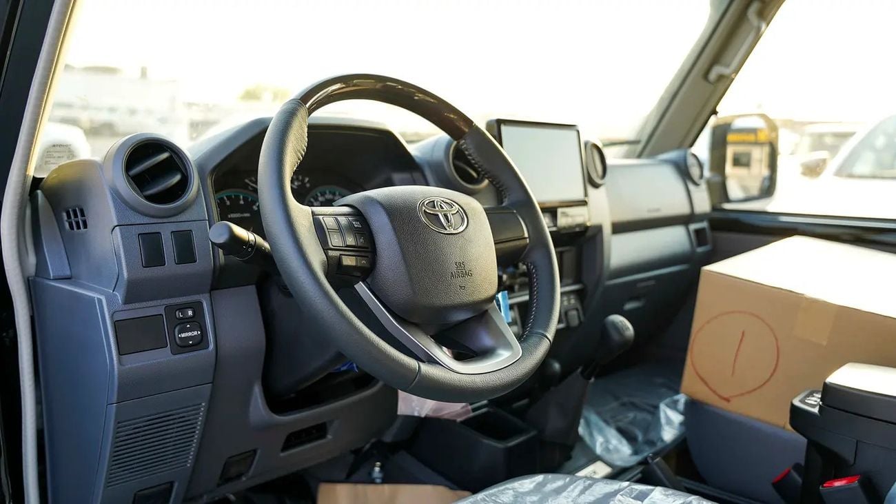 Toyota Land Cruiser 70 LC76 LX GCC Specs
