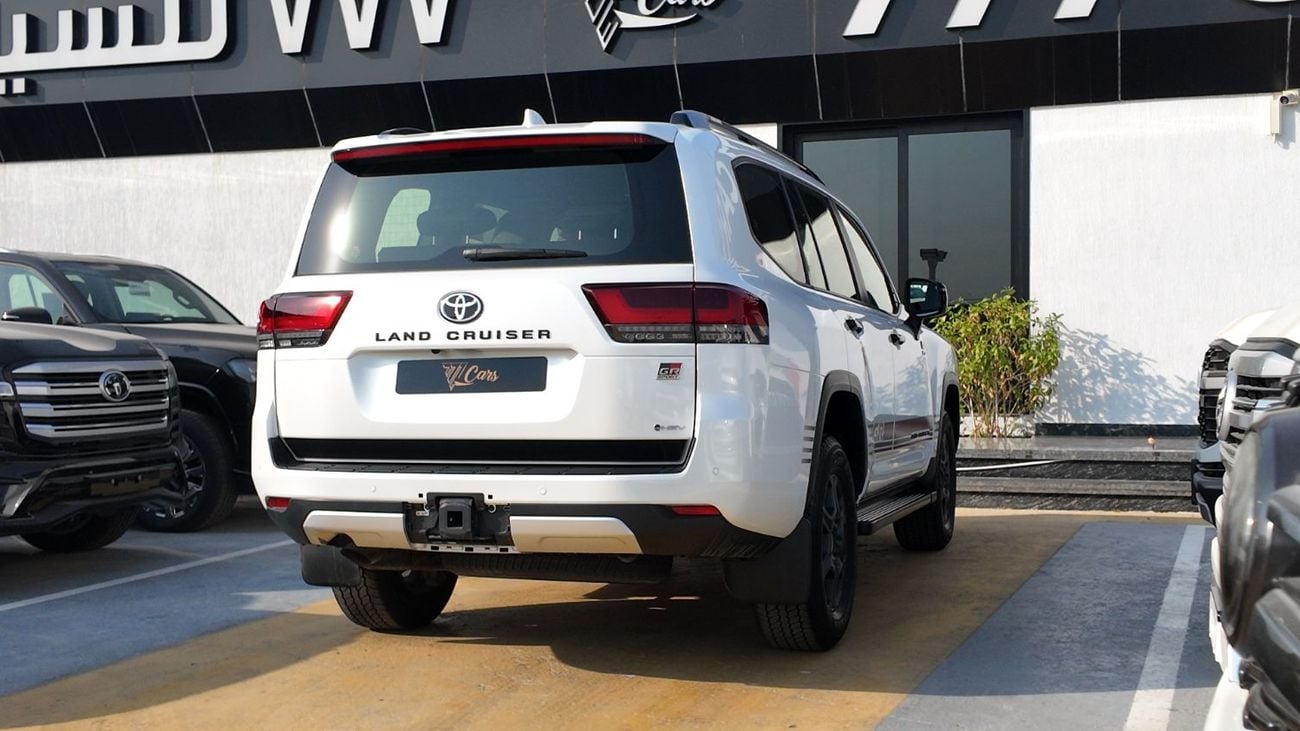 تويوتا لاند كروزر GR SPORT Hybrid