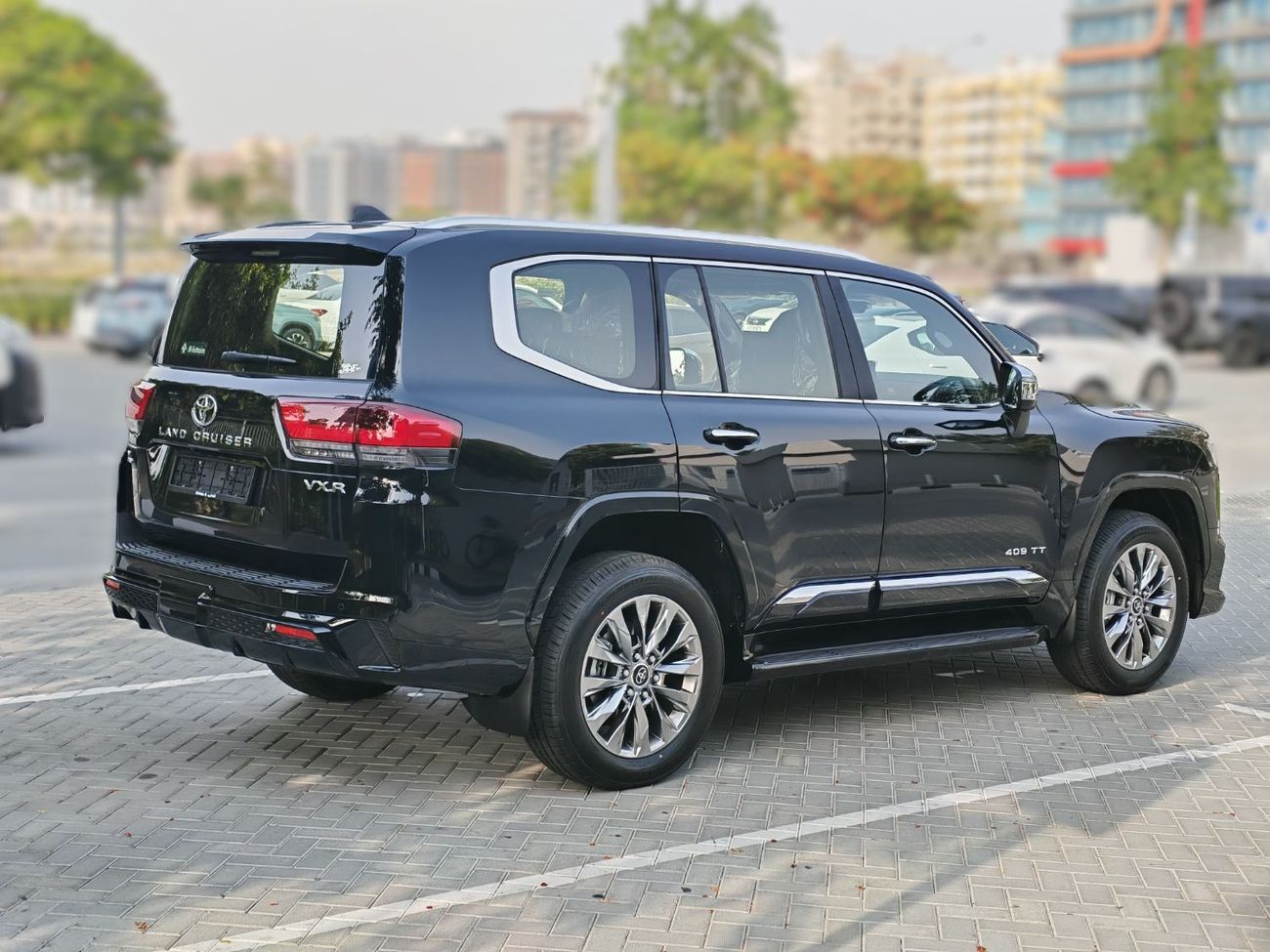 Toyota Land Cruiser VXR TOYOTA LC300 VXR - 3.5L - PET - AT - 2026 MY