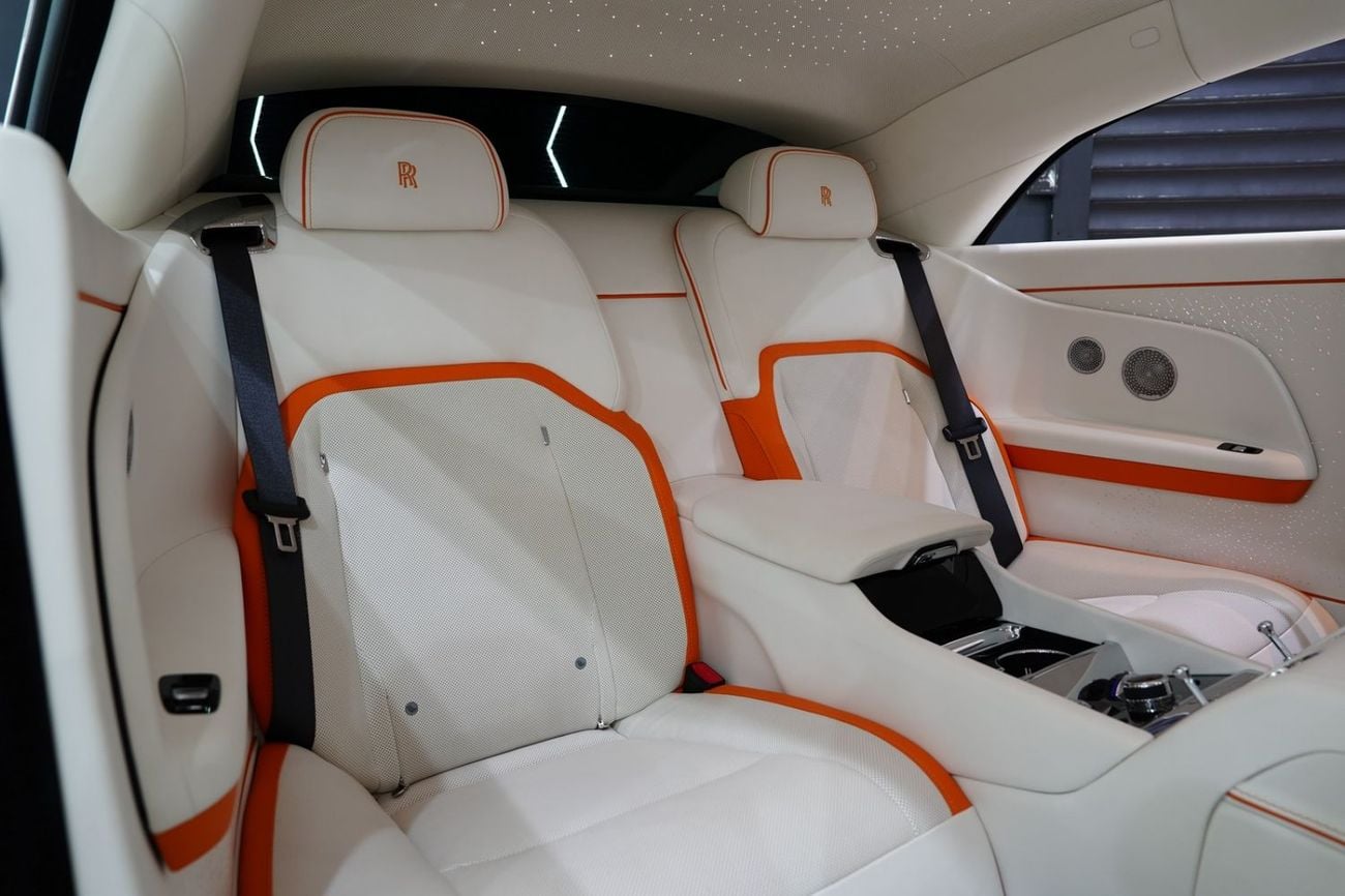 رولز رويس سبيكتر STD (L · None - Electric Cyl · Automatic · Electric · Coupe · Front Wheel Drive · 4 Seats · 2 Door) رولز رويس سبيكتر 2024، نظام صوتي مصمم خصيصاً، إضاءة ستارلايت، شبكة أمامية مضيئة، ضمان وخدمة الوكيل!!