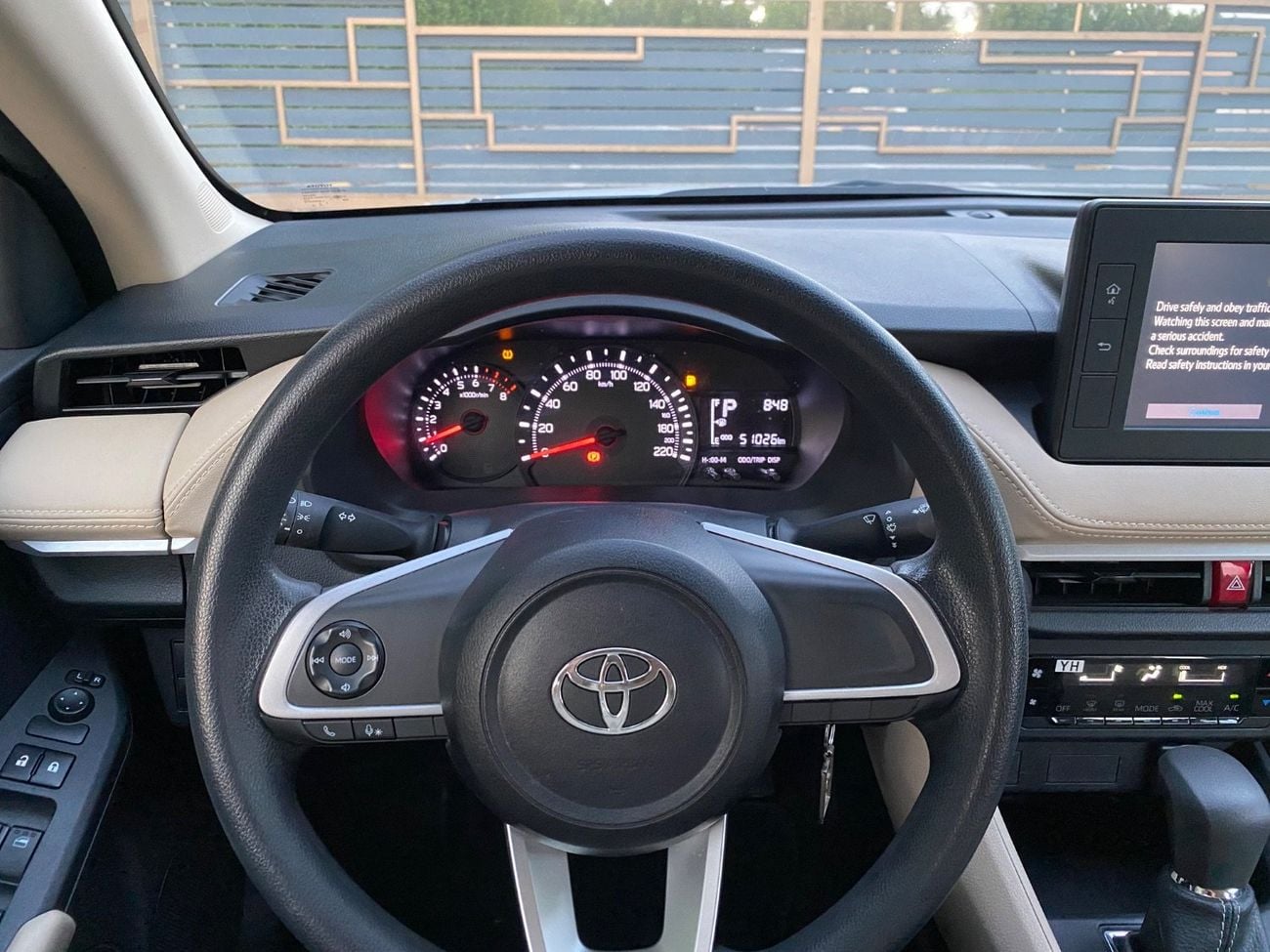Toyota Yaris E