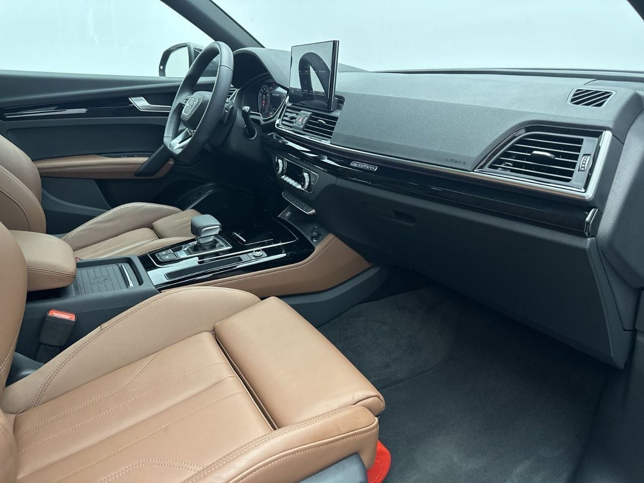 Audi Q5 45 TFSI S-LINE (Ref# 01102)