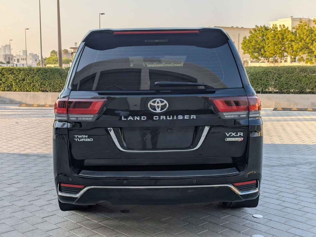 Toyota Land Cruiser VXR Toyota Land Cruiser 2015 VXR GCC Specs Facelifted 2026 Full Option V8 4.6L Well-maintained