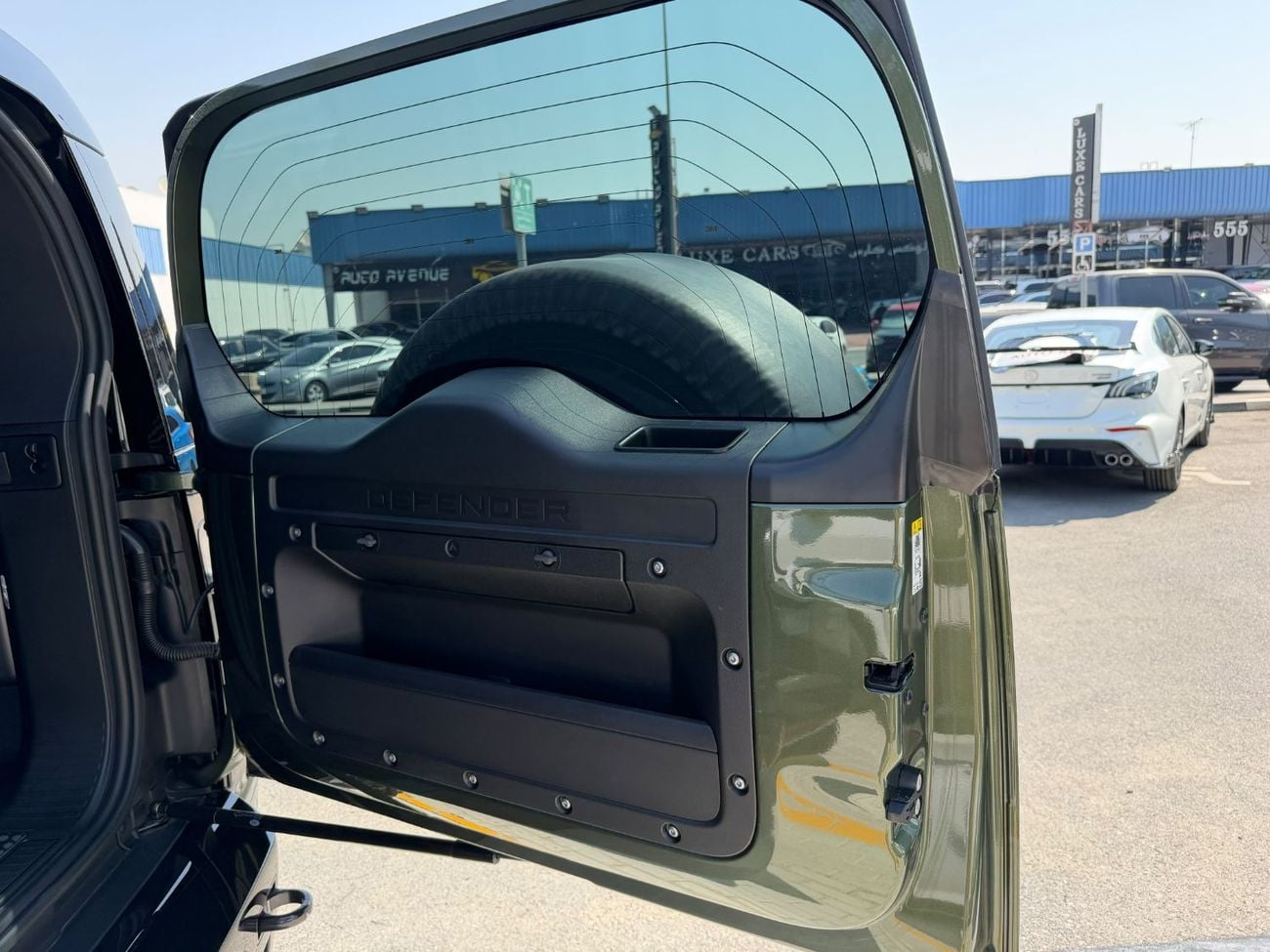 Land Rover Defender 110 X-DYNAMIC SE P400