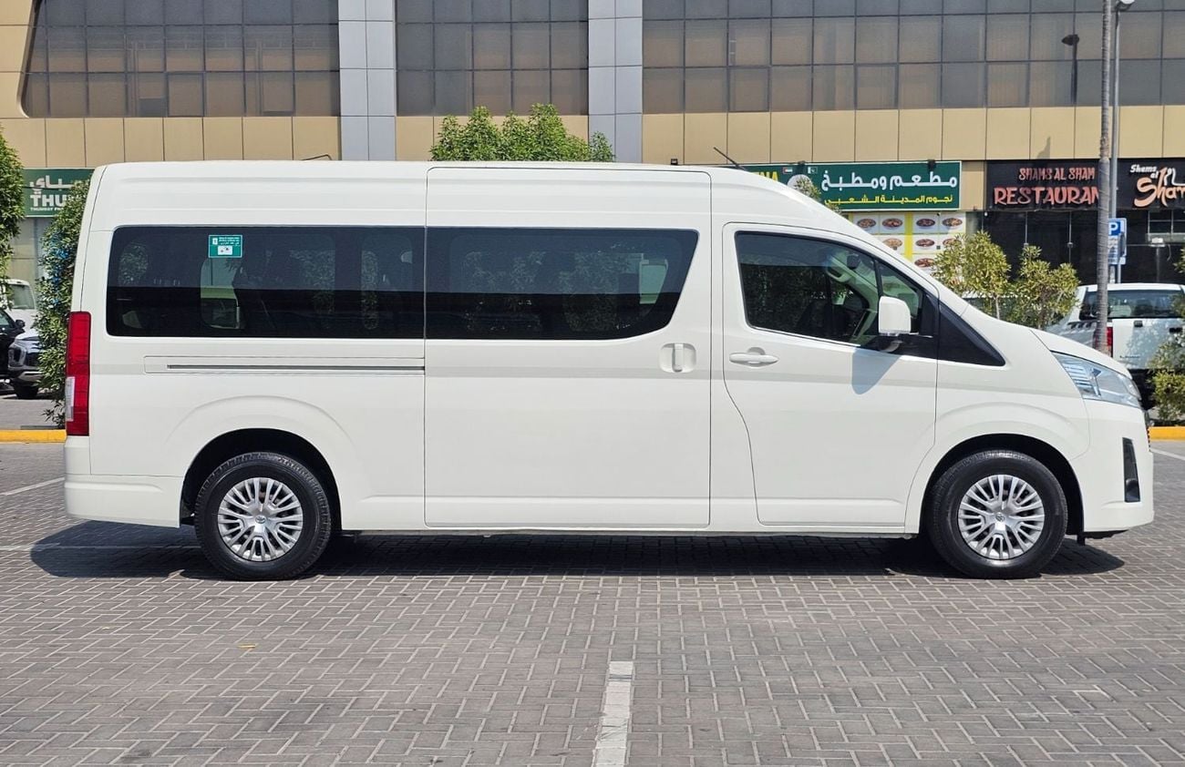 Toyota Hiace GL 2.8L Diesel Manual 9+ Seats 4 Doors