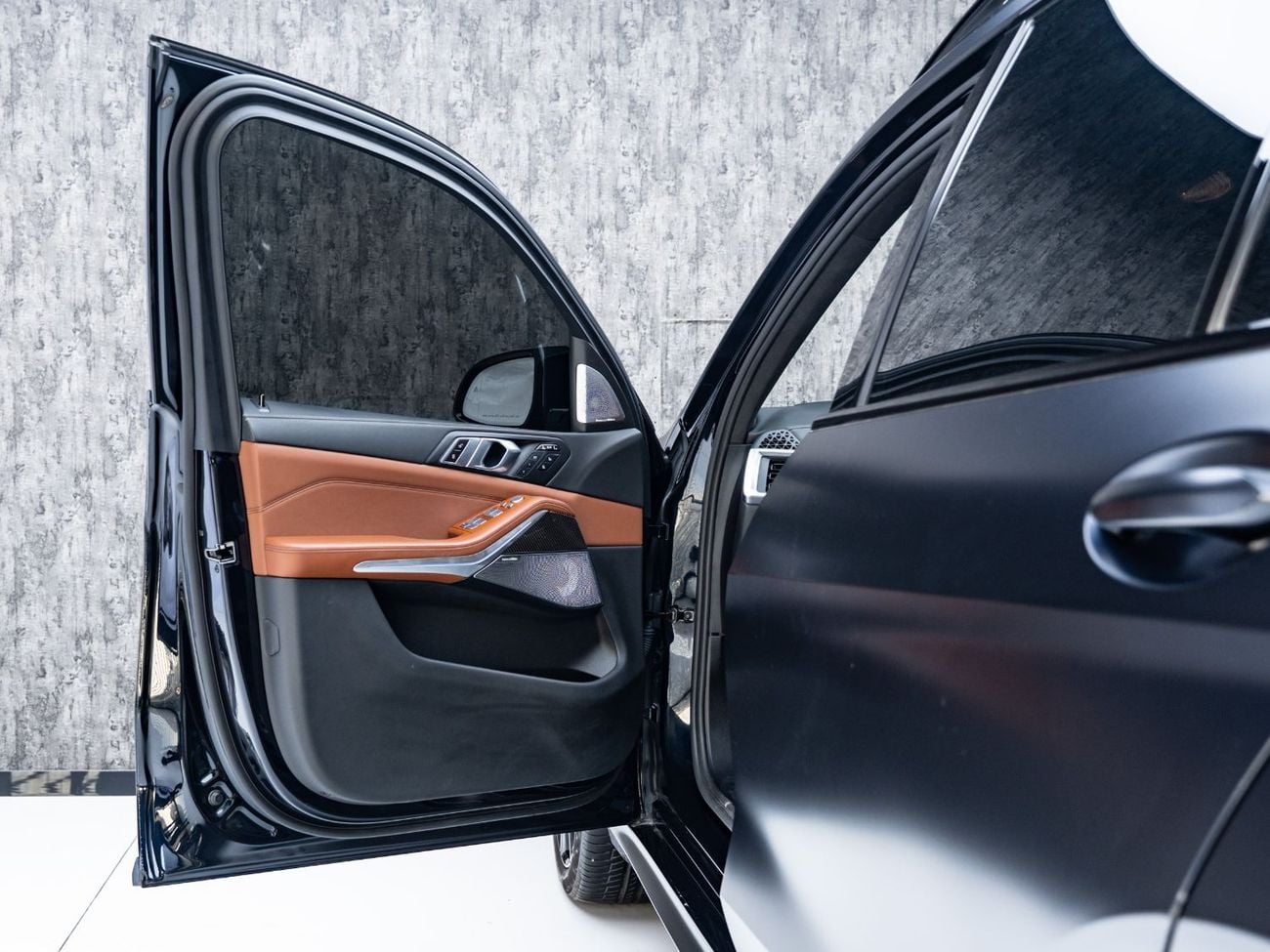 بي أم دبليو X7 M60i XDRIVE